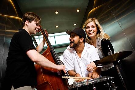 Foto: Studierende des Fachbereichs Jazz musizieren gemeinsam