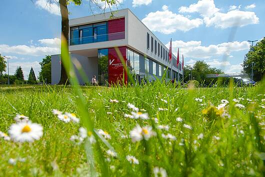 Foto: Blick auf das Hauptgebäude der Universität Vechta 