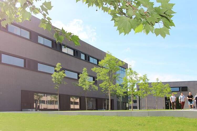 Foto: Blick über den Campus auf die Technische Hochschule Deggendorf