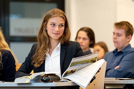 Foto: Studierende der Bucerius Law School arbeiten.